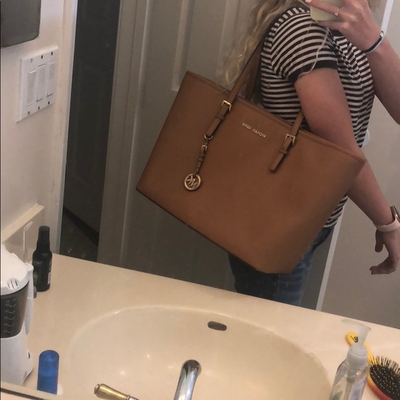 michael kors tote bag with laptop compartment - Picture 8 of 8